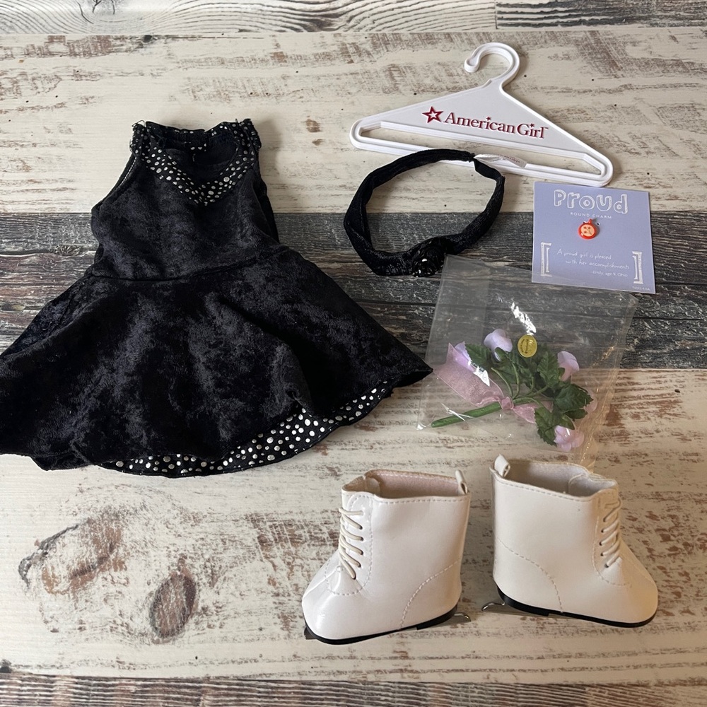 American Girl Doll Just Like You MIDNIGHT SKATE Outfit Complete Bouquet & Charm